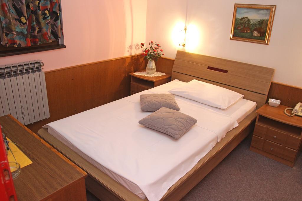 Guest House Royal Čakovec Buitenkant foto