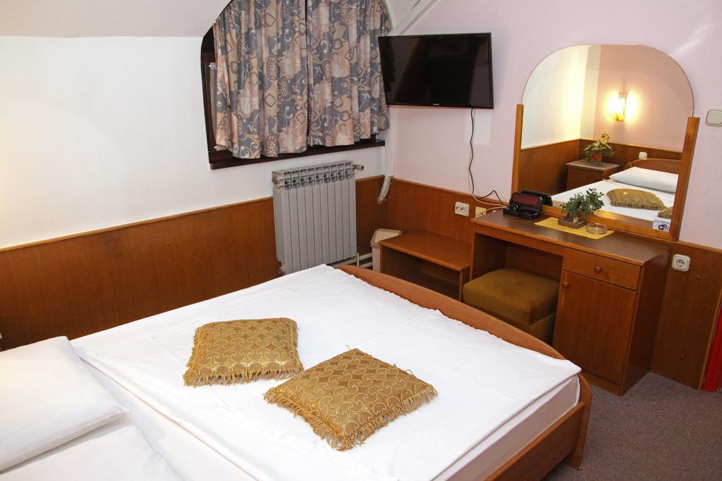 Guest House Royal Čakovec Buitenkant foto