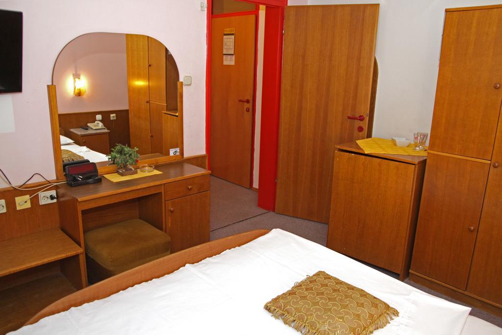 Guest House Royal Čakovec Buitenkant foto